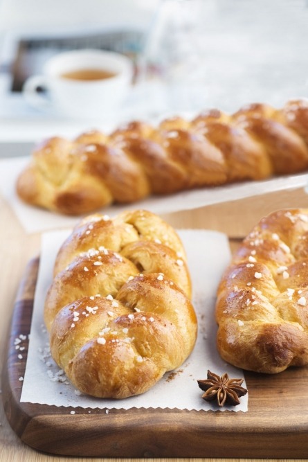 Brioches tressées à l’anis